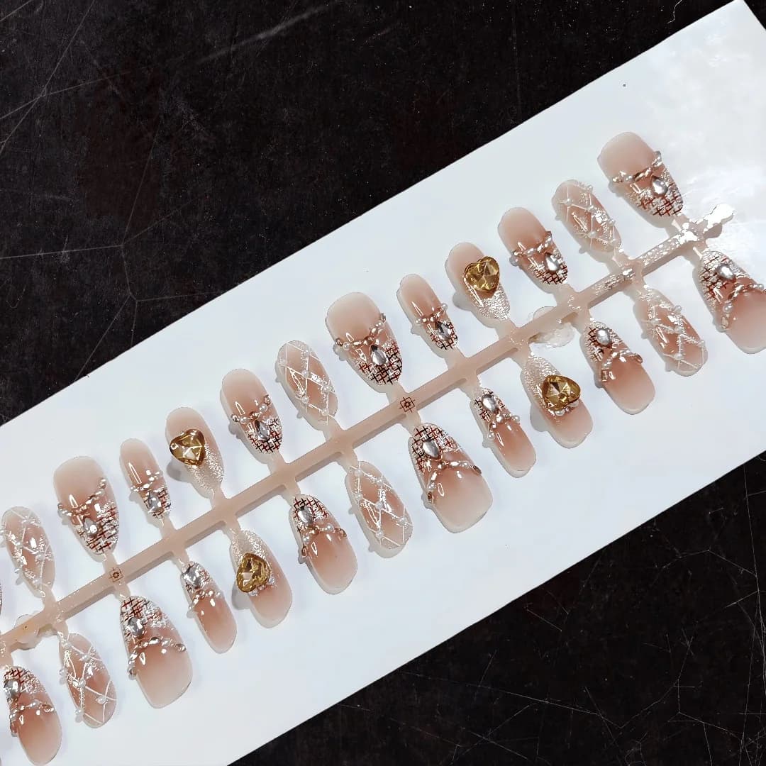 เล็บปลอมทรงรีกลาง แมวตา กลิตเตอร์ มุก 30 ชิ้น