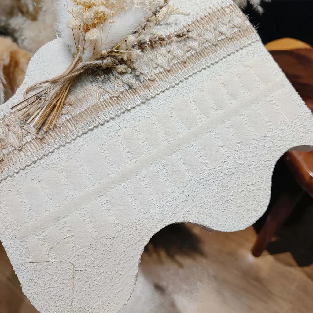 เล็บปลอมปลายฝรั่งเศสสีน้ำเงิน ประดับมุกและเพชรเทียม