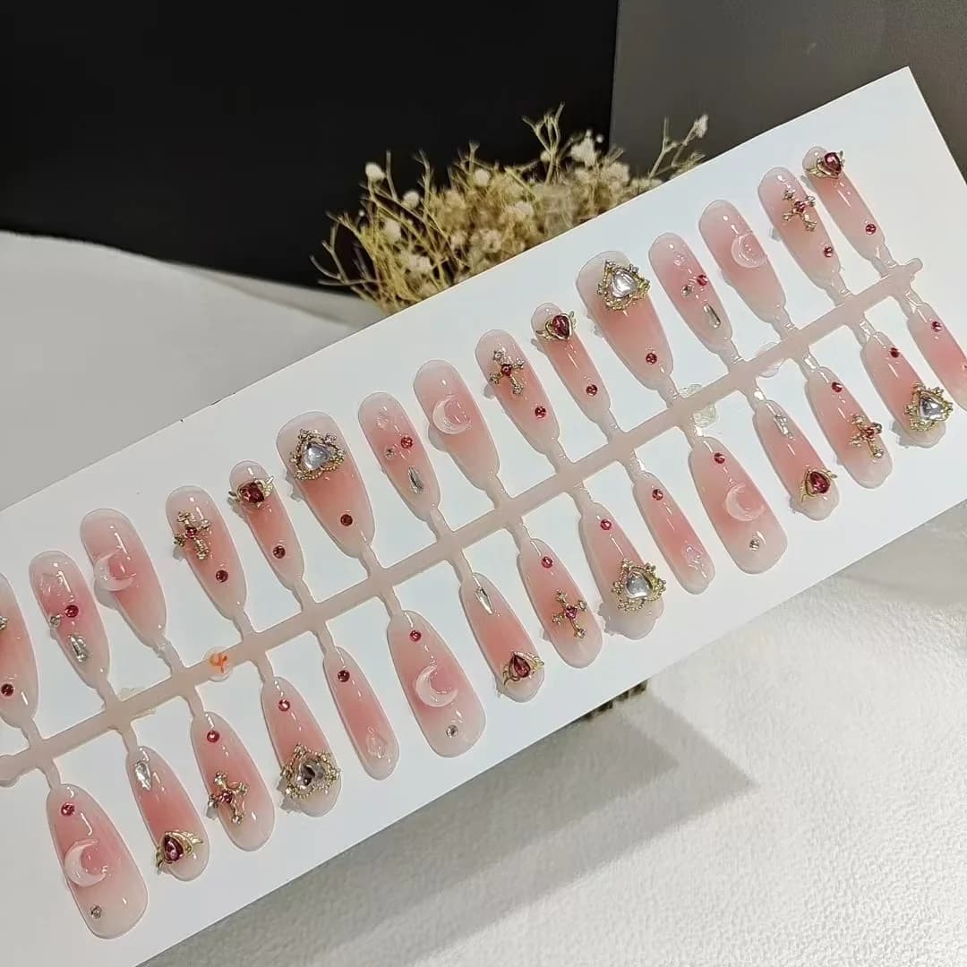 เล็บกดติดทรงสติเลตโตปลายแหลมยาว ประดับเพชรเทียม 30 ชิ้น