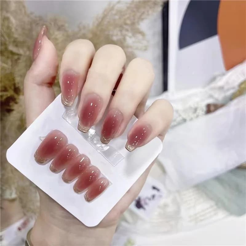เล็บปลอมทรงคอฟฟินยาว Sunset Blush พร้อม finish โครเมียม Moonlight