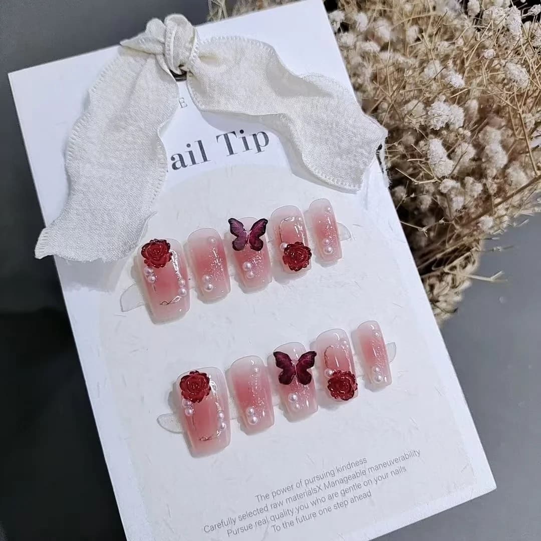 เล็บปลอมทรงโลงศพสั้น สีพลัมบลัชไล่เฉด ลายดอกไม้ 10 ชิ้น