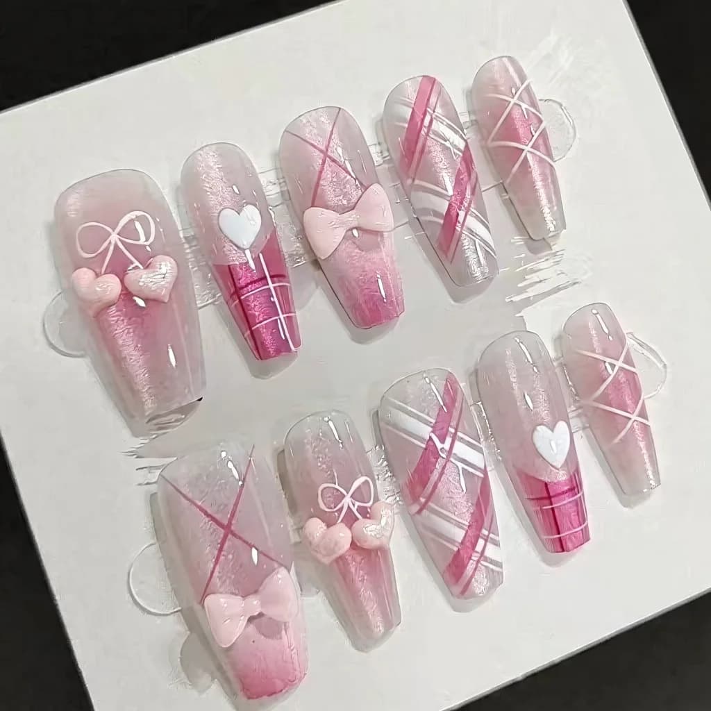 เล็บปลอมติดเร็ว สีชมพูหวาน ลายโบว์และหัวใจ 30 ชิ้น
