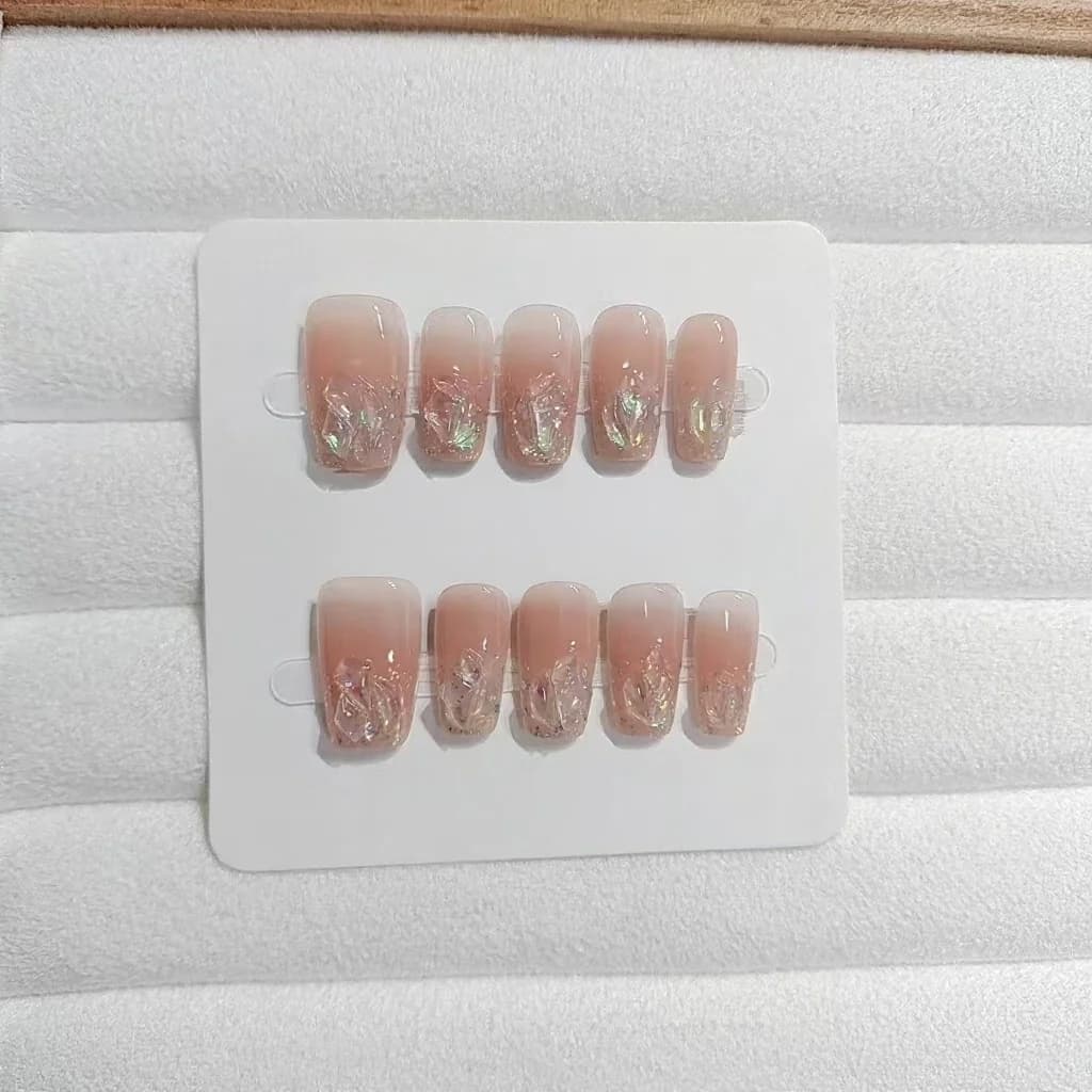 เซ็ตเล็บกดติดทรงโลงศพสั้น-กลาง สีชมพูบลัช กลิตเตอร์และเพชรเทียม