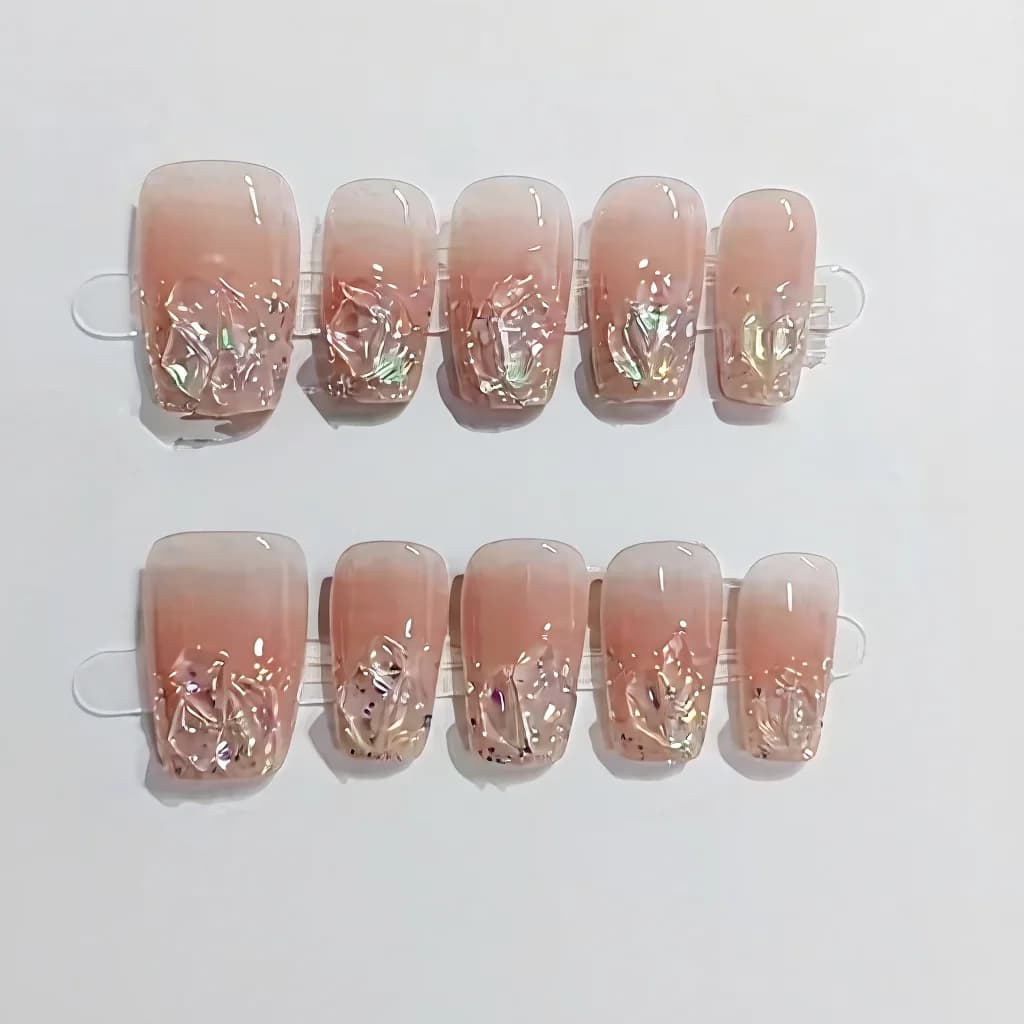 เซ็ตเล็บกดติดทรงโลงศพสั้น-กลาง สีชมพูบลัช กลิตเตอร์และเพชรเทียม