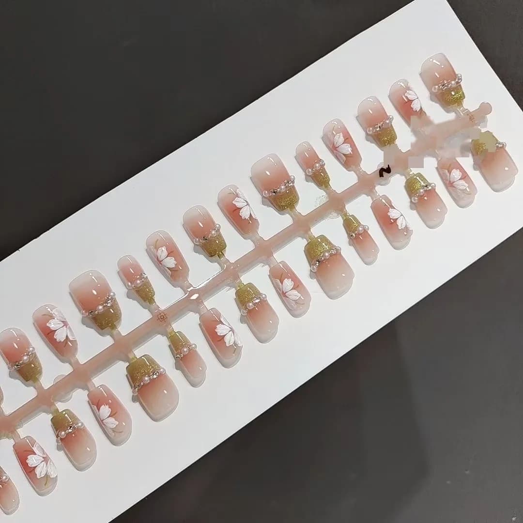 เล็บปลอมทรงโลงศพปลายสั้น ลายดอกไม้สีเขียวตาแมว 30 ชิ้น